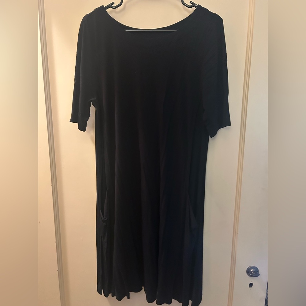Jones New York Black Short Sleeve Tee